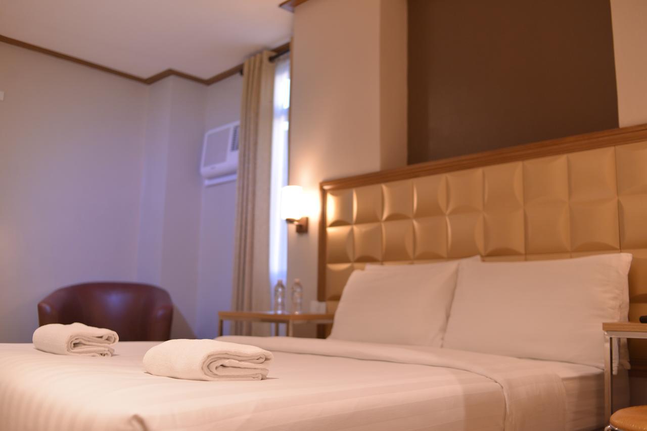 Robertson Hotel Naga (Camarines Sur)